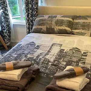 Plumstead Common On The Hill On Street Free Parking Homestay